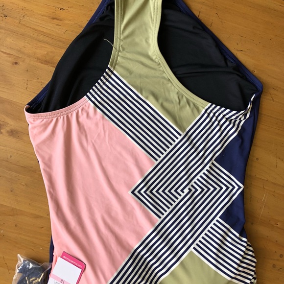 New Vince Camuto One-piece Swimsuit - Picture 3 of 4